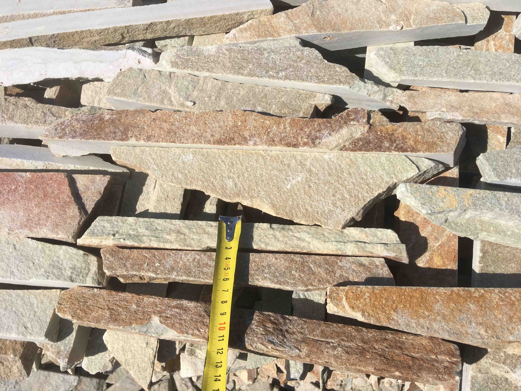 Горбушка златолит золотистый для облицовки купить в Ставрополе