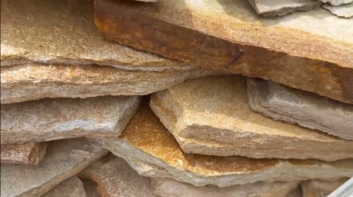 Плитняк златолит жёлтый золотистый для отмостки купить в Ставрополе