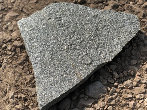 Плитняк златолит Уральский для цоколя, отмостки купить в Ставрополе