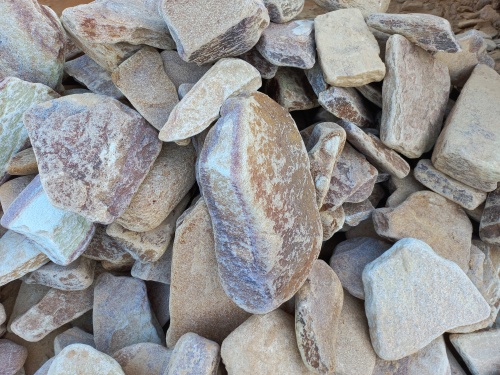 Златолит жёлтый, жёлто-зелёный глыбки и валуны для ланшафтного дизайна купить в Ставрополе