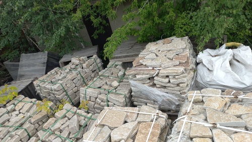 Плитняк гранитный галтованный купить в Ставрополе