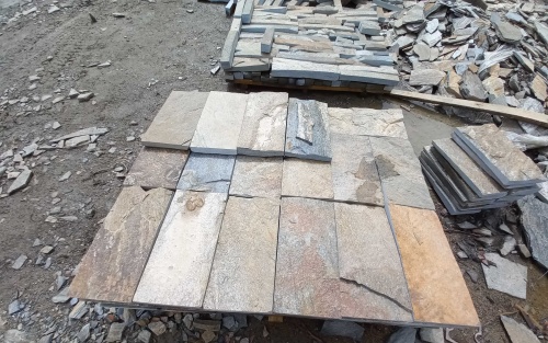 Плитка пилёная златолит Уральский для цоколя, отмостки купить в Ставрополе