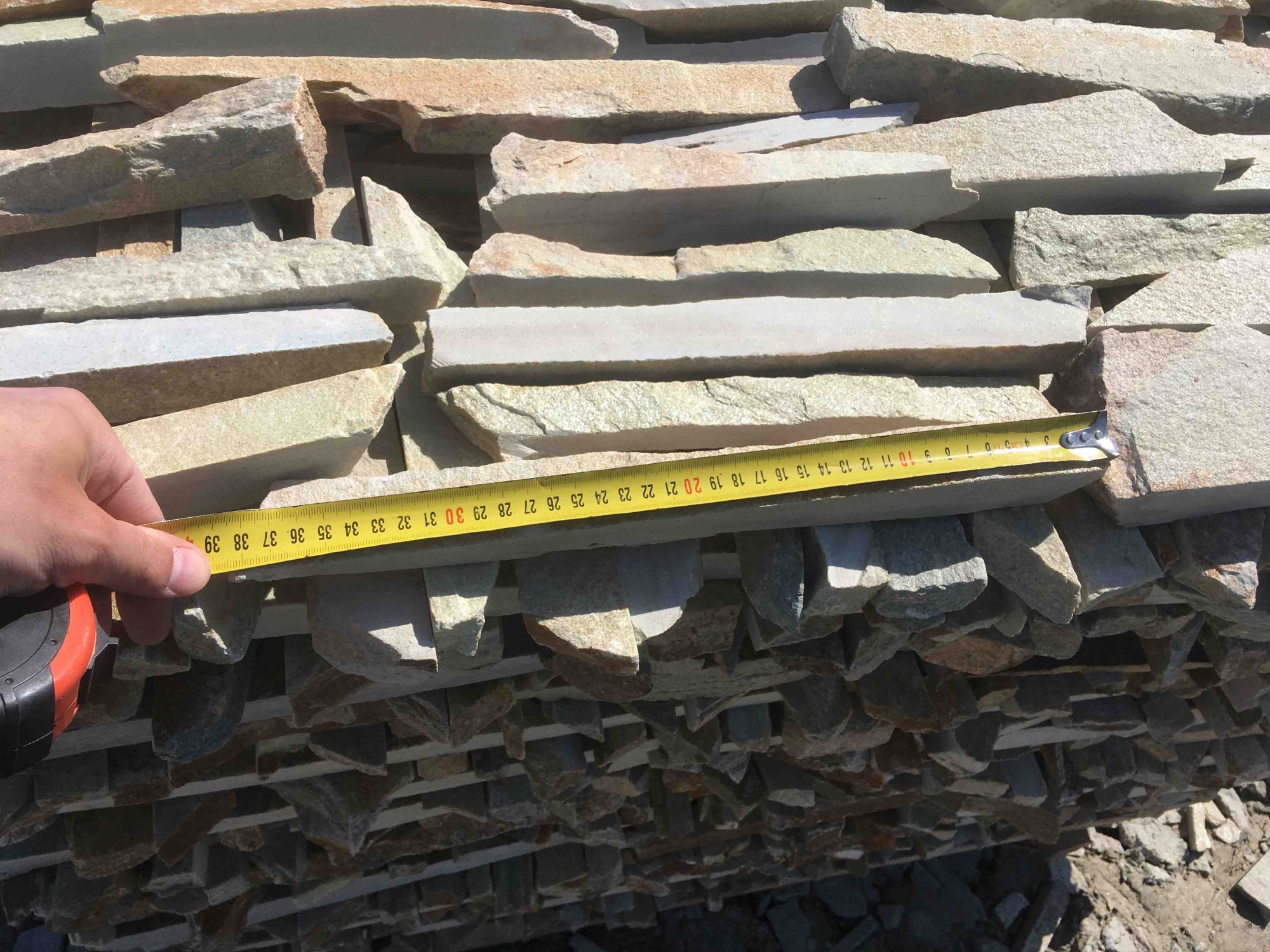 Горбушка златолит золотистый для облицовки купить в Ставрополе