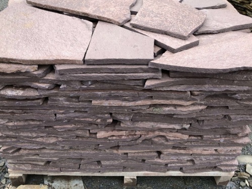 Плитняк лемезит бордовый для облицовки цоколя 20-25 мм  купить в Ставрополе