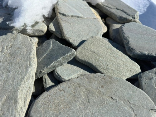 Плитняк златолит зелёный галтованный для цоколя купить в Ставрополе