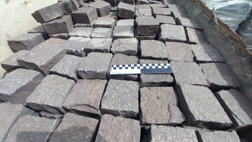 Лемезит колотая брусчатка 10 * 10 см. для парковки купить в Ставрополе